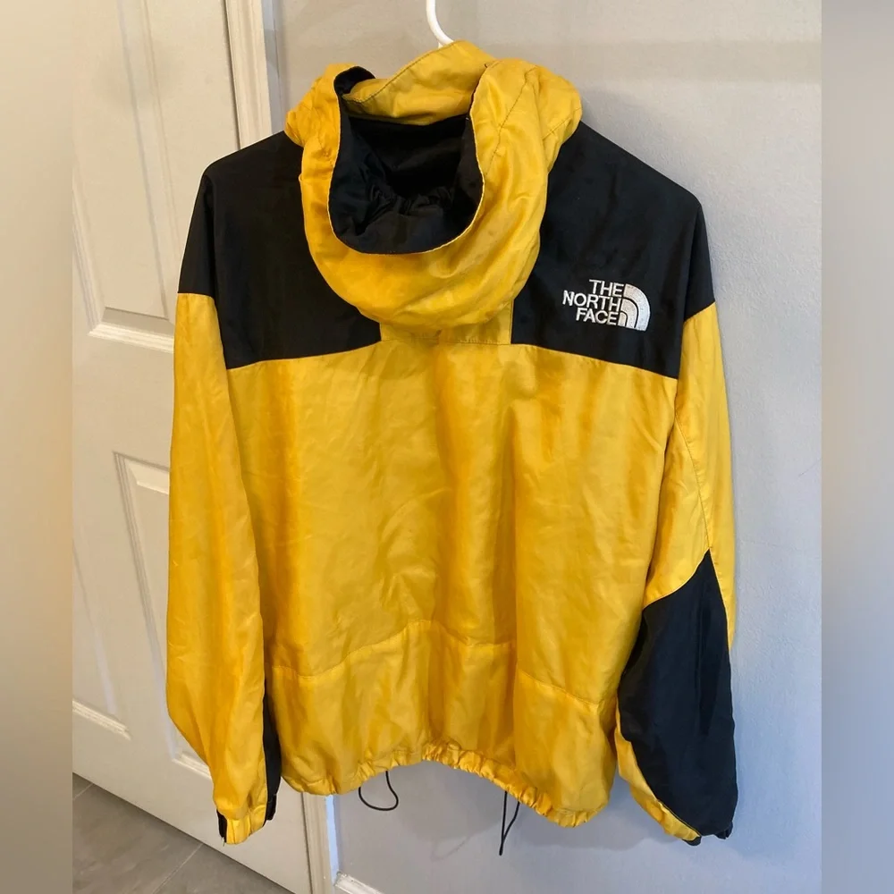 The North Face 1990 Mountain Jacket Yellow men’s medium